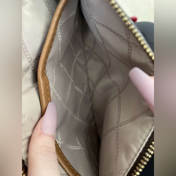 Micheal Kors Crossbody Bag, just like new - Picture 5 of 9